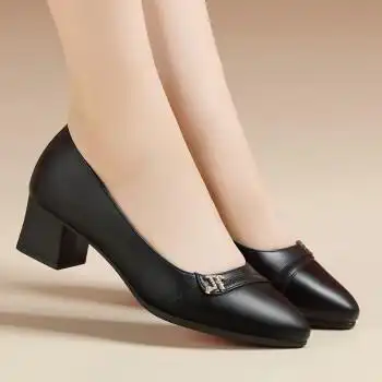 夏天穿的女半高跟单皮鞋中根妈妈鞋皮鞋软底新款秋款女鞋粗跟中老年