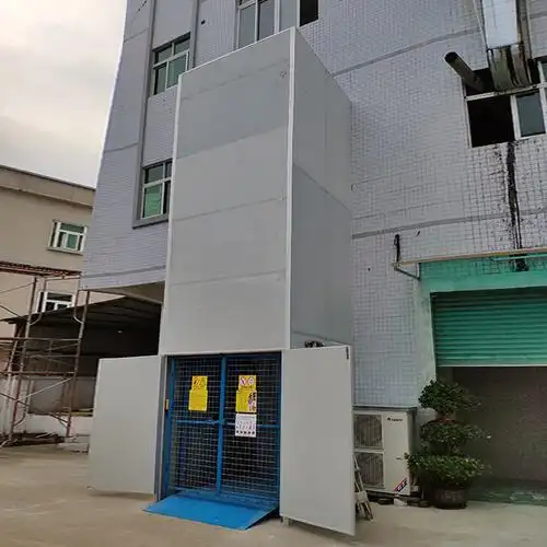 双轨道式升降机室外款有雨棚