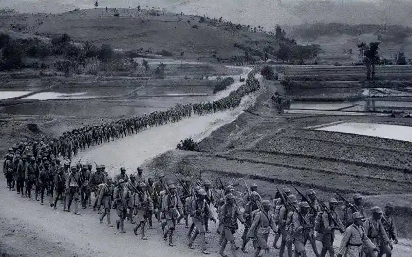 17年台湾老兵在坟前长跪不起,颤声说:70多年了,我终于回来了