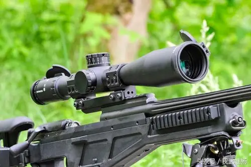 米诺克斯战术瞄准镜