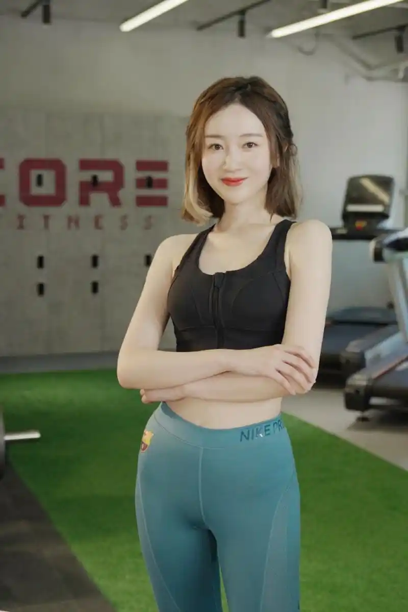 裴优私服穿搭,腾讯体育足球女主播:裴优,92年出生,毕业于中国人民大学