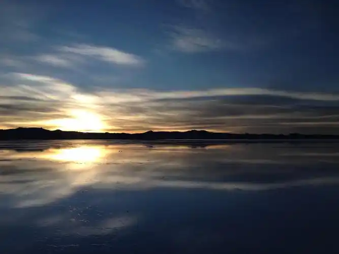 传说中的「天空之镜」(乌尤尼盐沼)真的像照片那么美吗?