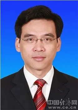 秦斌接替高枫任广西高校工委书记,教育厅党组书记(图|简历)