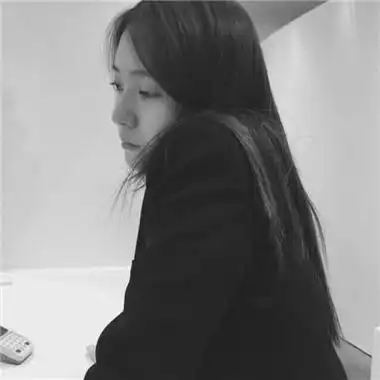 女生侧面伤感黑白头像大全