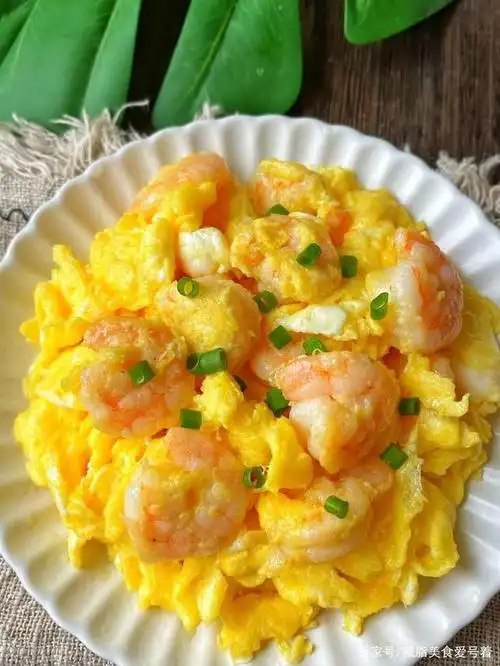 滑嫩好吃的虾仁滑蛋高蛋白低脂