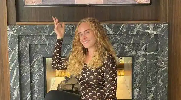 阿黛尔暴瘦90斤后晒近照,为好友碧昂丝打call,还称对方是女王_减肥