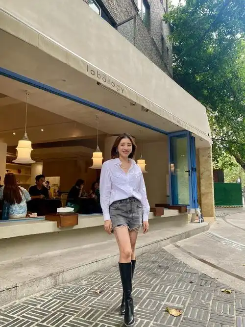 体操女神周捷庆生怀孕3个月身材火辣奥运五金王送1豪车鲜花