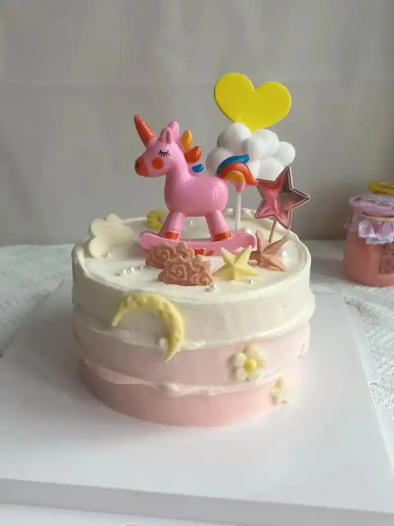 六寸小马生日蛋糕 #进口动物奶油蛋糕  #生日蛋糕 - 抖音