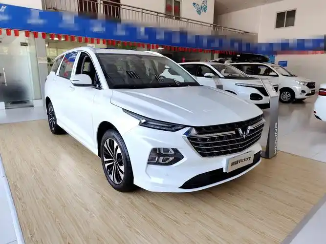 4/6座自由切换 实拍五菱凯捷 配置是亮点