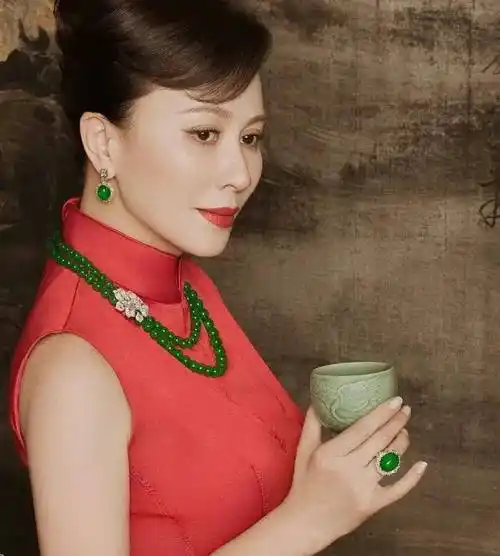 亿万富婆刘嘉玲多有钱,故宫都要和她借珠宝展览_价值_豪宅_投资