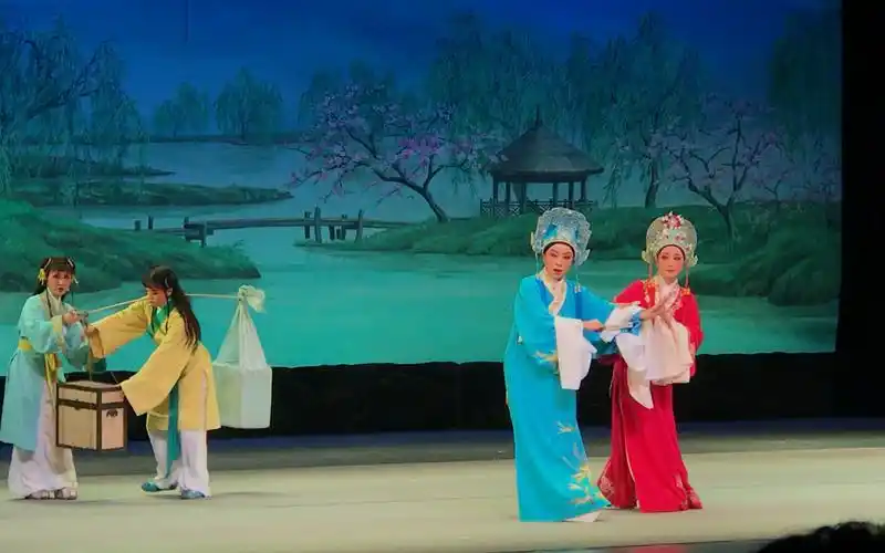 越剧 袁范版 十八相送-吴凤花,方亚芬