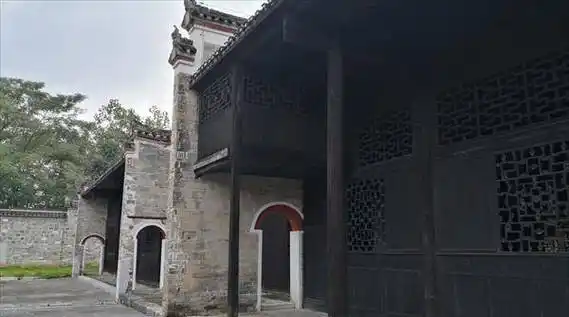 吕高安摄中国马克思主义史学创始人之一,塘院创办人吕振羽先生.