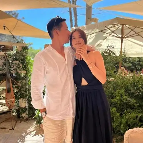 香港女星吴千语,曾与林峯有过一段长达五年的恋情,后因感情破裂而分手