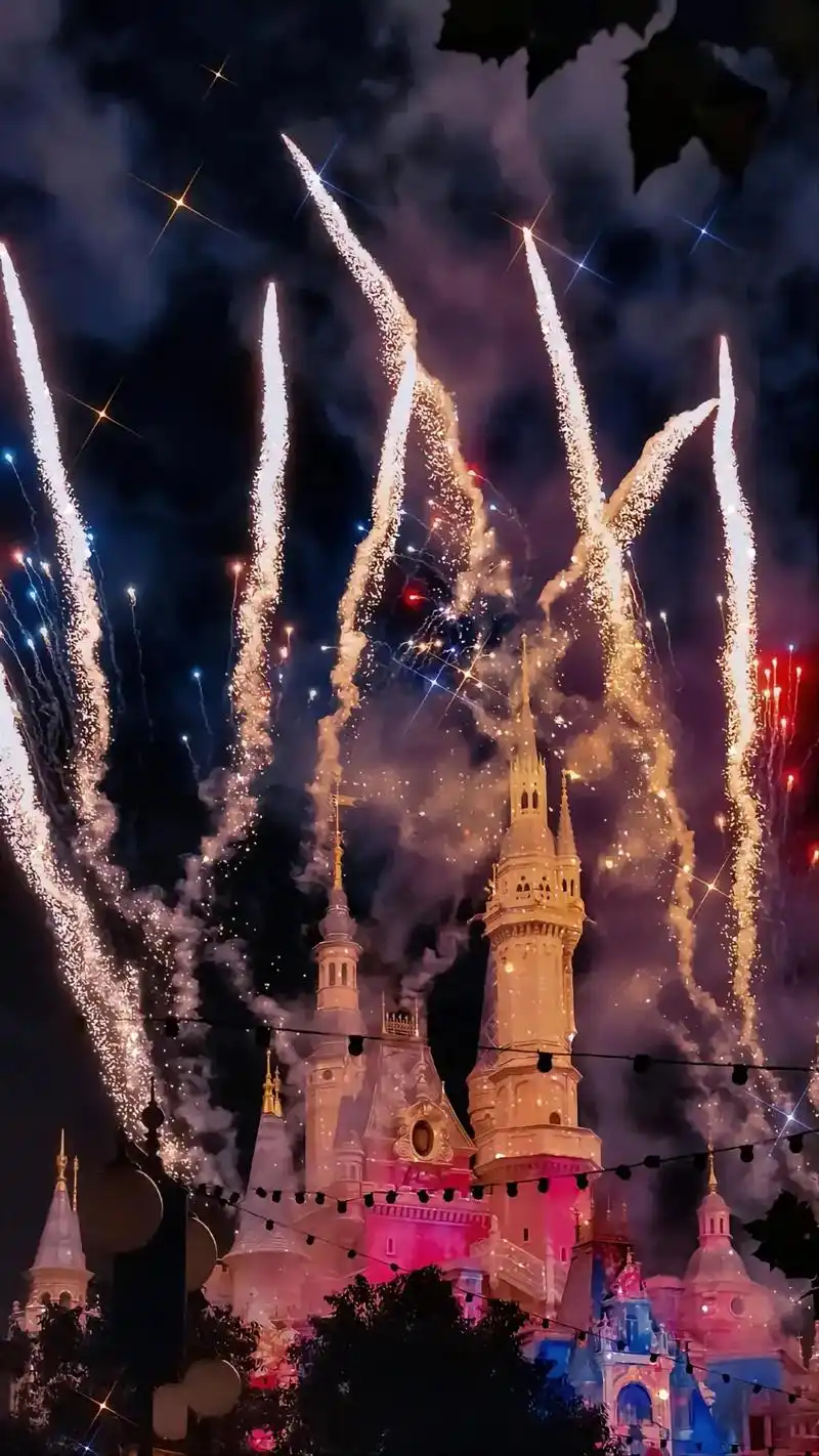 迪士尼烟花高清壁纸.#迪士尼城堡 #高清壁纸 #迪士尼烟火 - 抖音