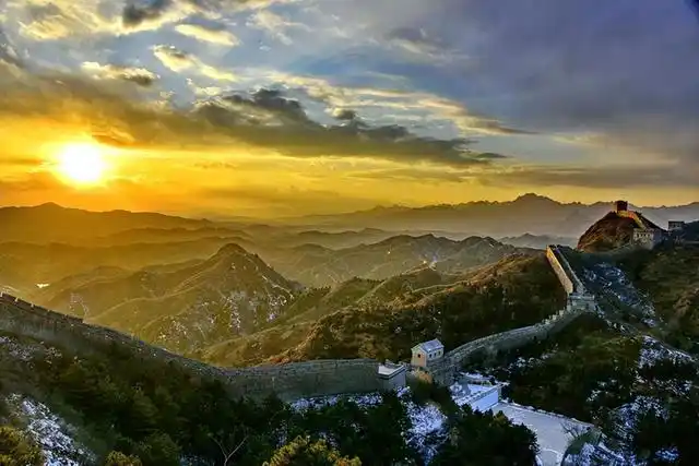 下面就让我们一同去领略一下中国十大风景名胜区