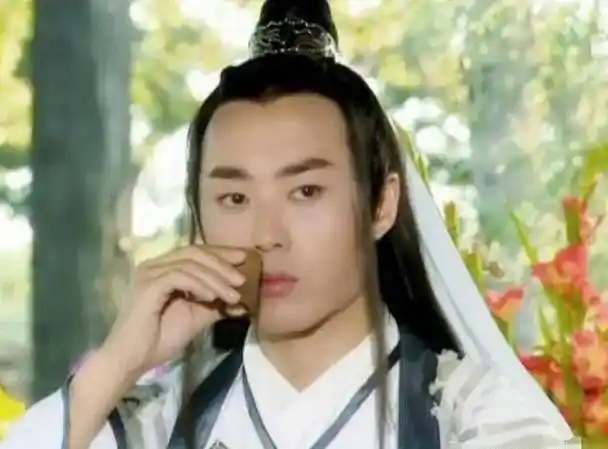 "一胖毁所有"的7位古装男神,年轻时惊为天人,中年