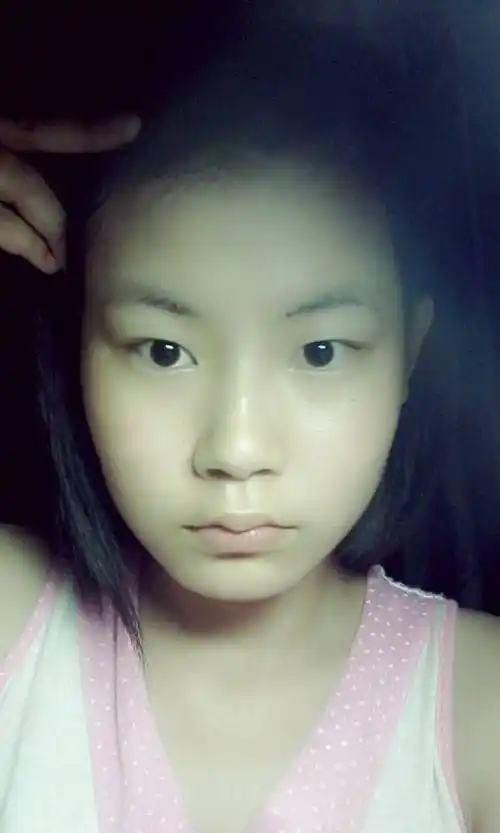 鹅蛋脸女学生,内双,眼睛小,高鼻梁,嘴适中适合什么发型