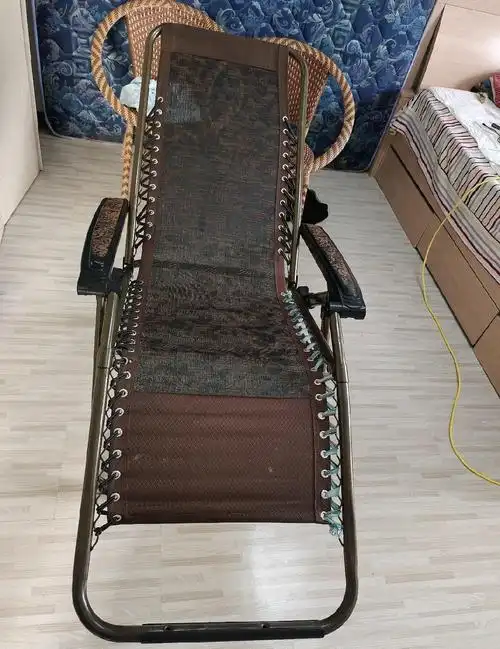 工厂设备更新低价转让躺椅