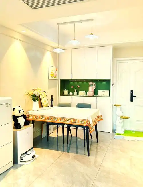 小户型餐厅设计:7平米也能超实用 关于餐厅 我家的小户型餐厅,面积
