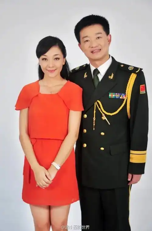 曾服役于南京军区陆军高炮旅教导队的军旅歌唱家小曾