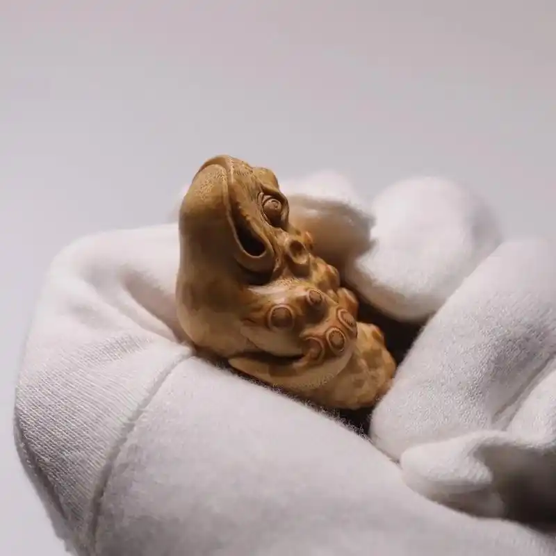 竹根雕 #手工雕刻 #金蟾 #盘玩  - 抖音