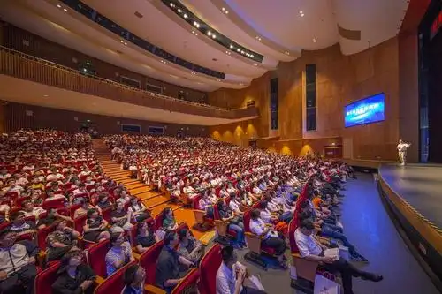 叶翠微大型公益演讲:"人"的教育从"人"出发