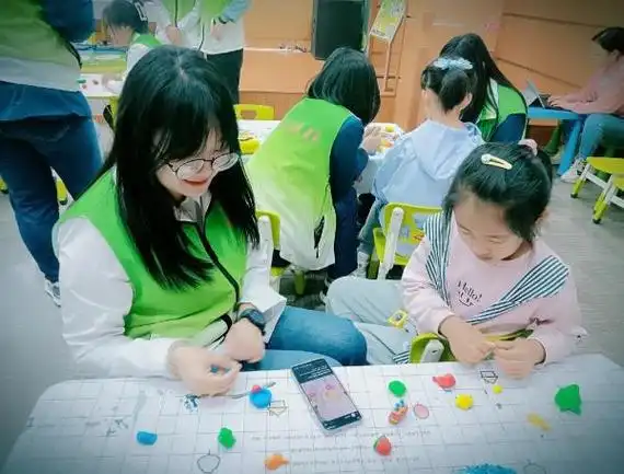 长春市图书馆开展国际儿童图书日踏青专场活动