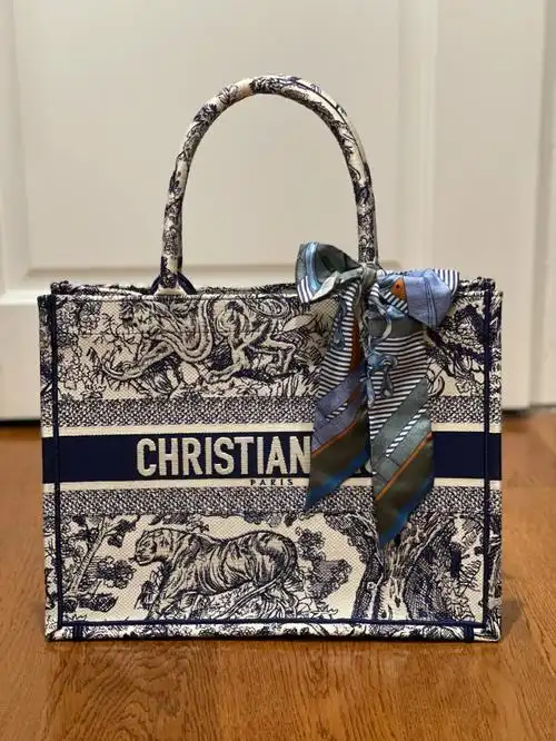 dior丛林刺绣托特包作妈咪包yyds