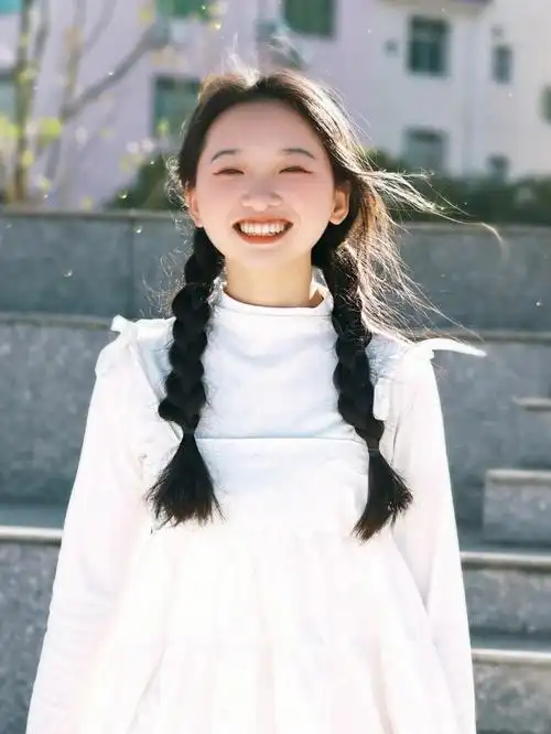 甜甜的女生甜甜的照片校园约拍