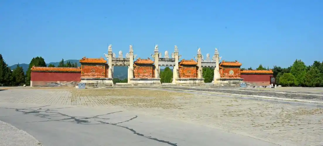 下面是景陵(康熙)