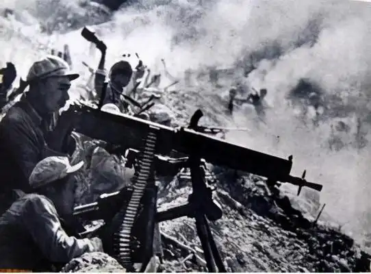 抗美援朝战争初期,国产马克沁重机枪是志愿军步兵连主要的重武器,给