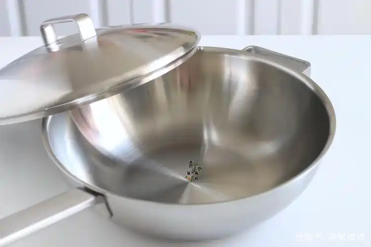 如何给不锈钢锅开锅?拿到可别直接用,教你开锅养锅方法