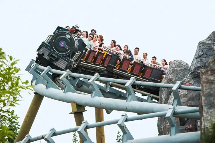 p>沈阳方特欢乐世界位于辽宁省 a target="_blank" href="/item/沈阳