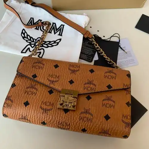 mcm包包哪里买新款链条翻盖mcm中国官网图片