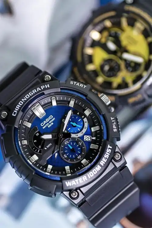 日本卡西欧手表男三眼多功能经典黑金防水运动石英表 mcw-200h-9a