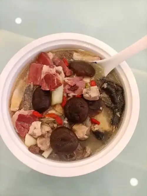 云南火腿炖鸡汤