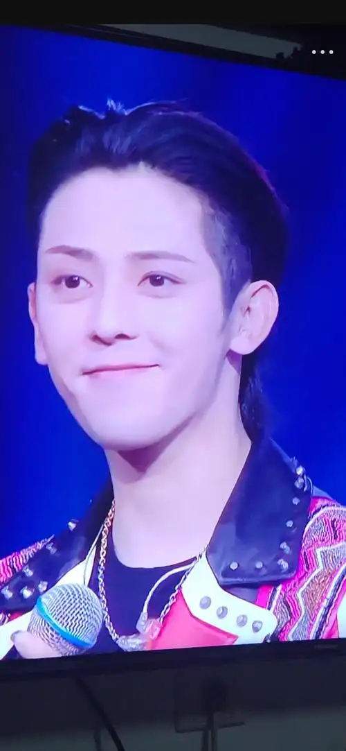 符龙飞跨年晚会饭拍