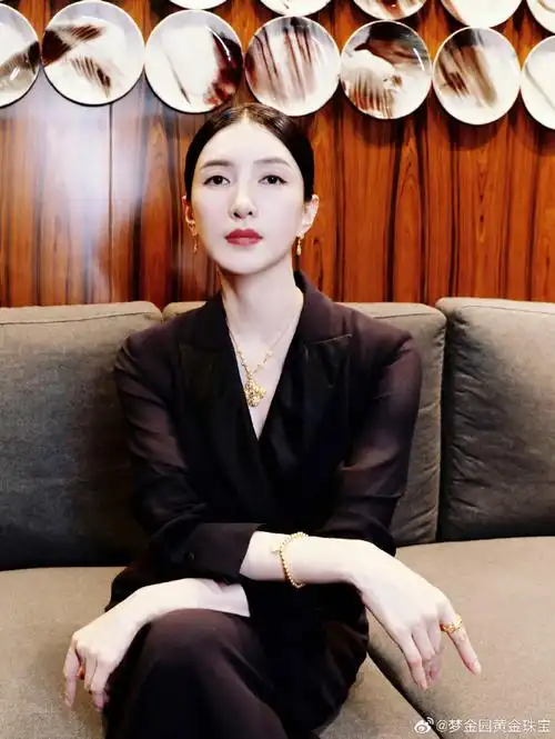 蓁蓁的底色是纯粹##美饰美刻纯粹自我##梦金园珠宝品牌代言人江疏影