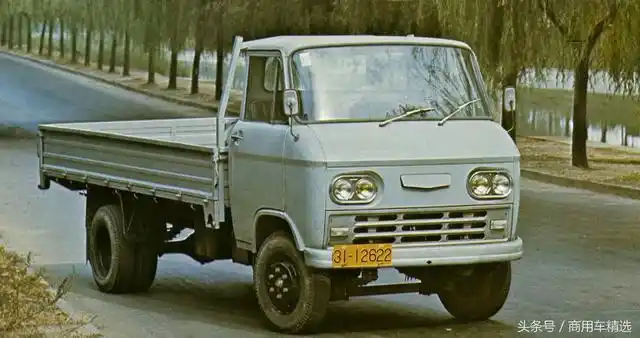 当之无愧的国民轻卡 80年代bj-130轻型载货汽车资料样本