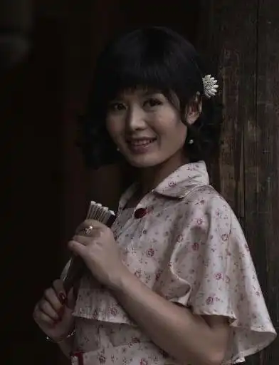 八卦她捧红丈夫后被抛弃前夫娶小7岁影后年过半百与儿子相依为命