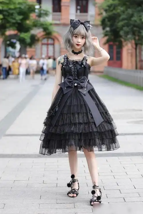 梅露露失宠了,最近lo圈流行用凉鞋配洛丽塔,lo娘们都在抢着穿