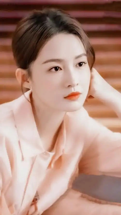 李沁亲爱的戎装# 夏医生 超美哒～ @李. 来自·春日思语· - 微博