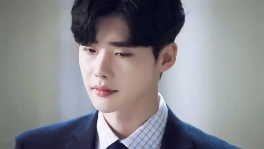 《当你沉睡时》李钟硕帅气剧照图片壁纸 _ 图片网