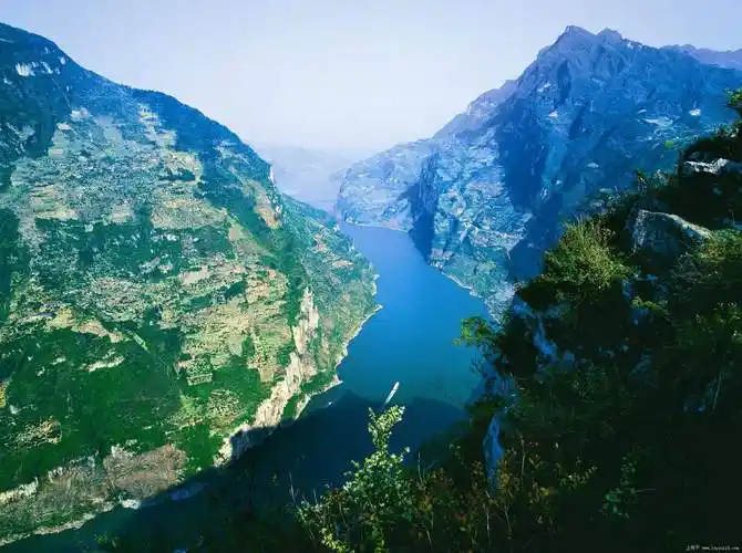 中国宁波网 新闻中心 社会   它从雪山发端,东流入海;它波澜壮阔,可观