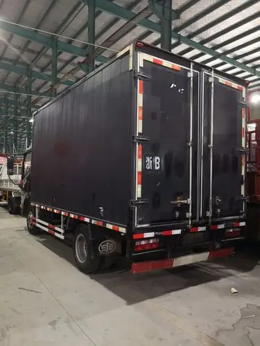 00万公里 表显里程 - 排放标准 - 变速箱 3l 排量 黑色 车身颜色 注