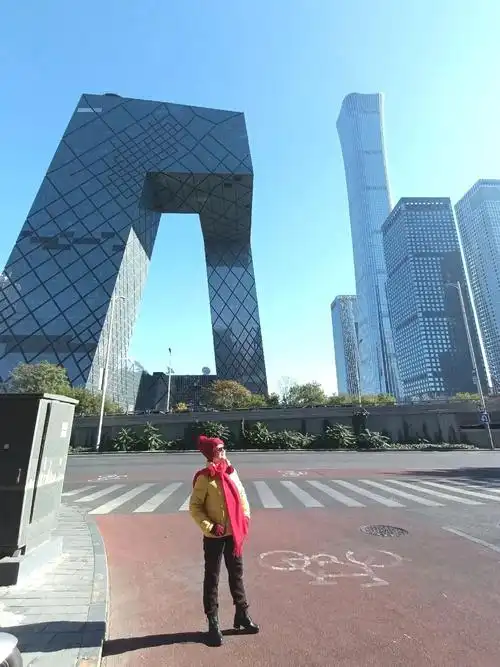 中央电视总台(大裤衩)与中国尊(北京最高建筑)媲美919117 - 抖