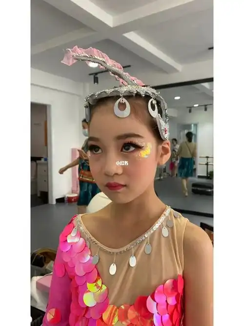 中国舞舞蹈妆容