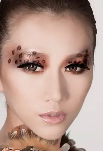 [图文]千艺发布两款2012年彩妆主题妆面