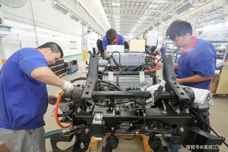 比亚迪生产车间