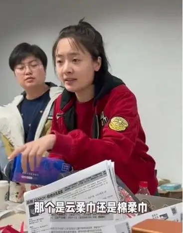 除了在《白鹿原》中出演,孙铱还参与了张嘉译主演的影视剧,然而这些